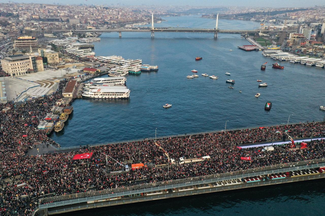 Milli İradenin adresi Galata: İstanbul'da tarihi yürüyüş başladı!