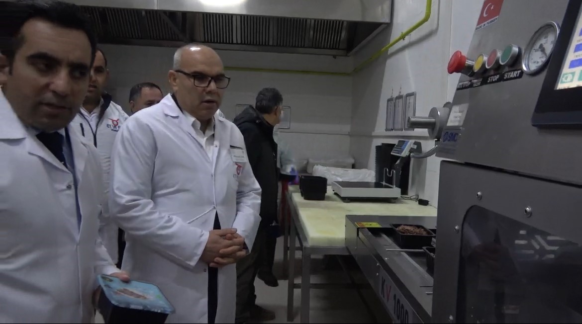 Coğrafi işaret olarak tescil edilen Ağrı döneri lezzetiyle sofraları süslüyor