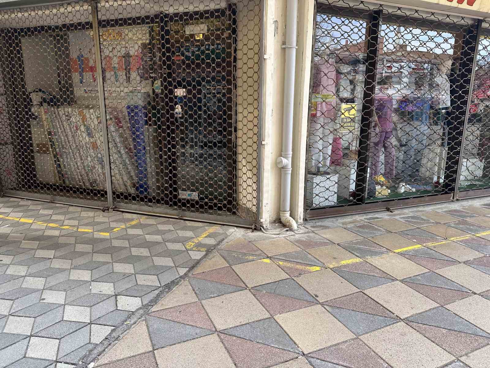 Esnaf yeni yıl tatili yaptı dükkanlar kapalı kaldı