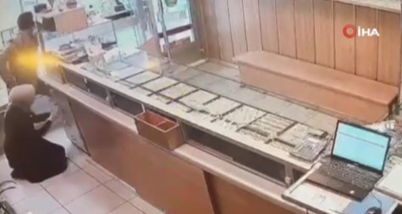 Ataşehir’de silahlı kuyumcu soygunu kamerada