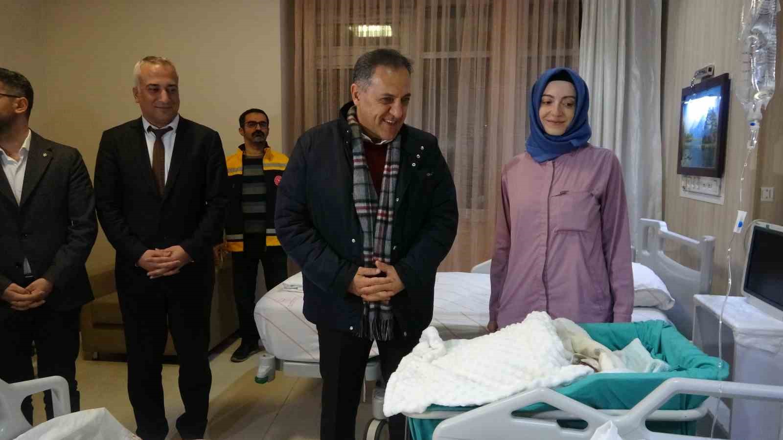 Bingöl’de yılın son bebeği ve yeni yılın ilk bebeği doğdu