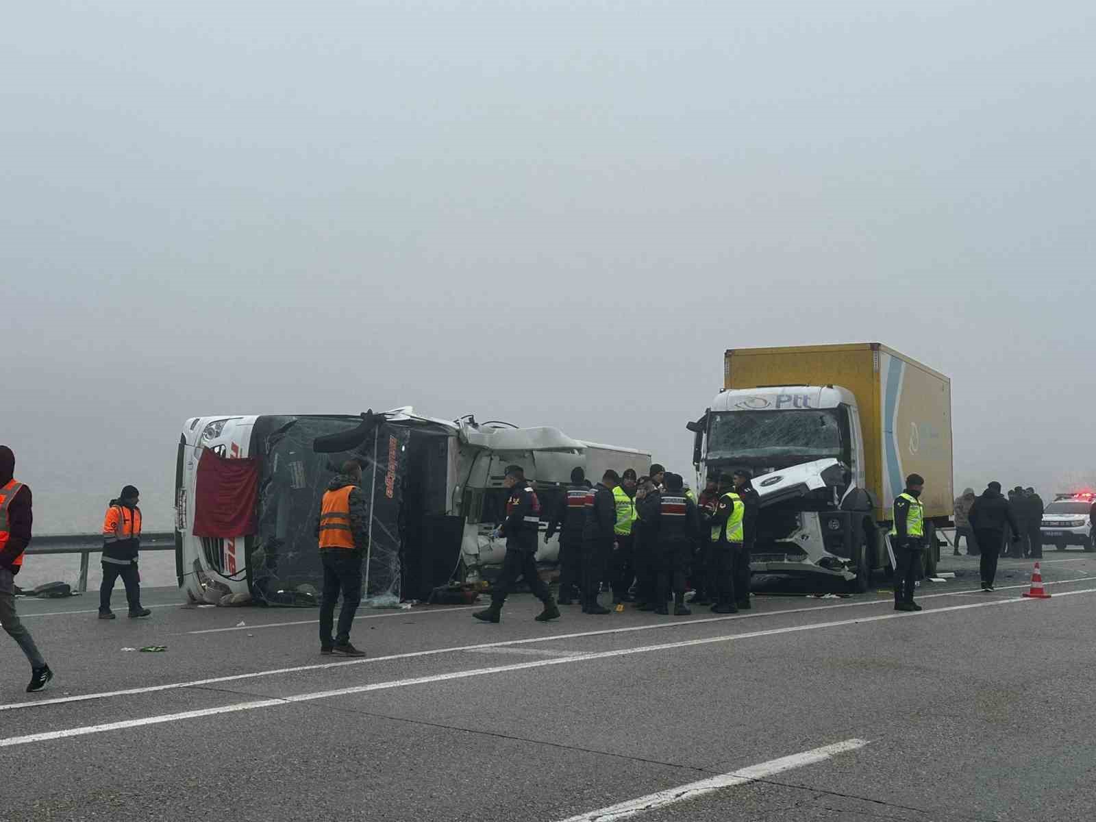 Malatya’da yolcu otobüsü devrildi: 4 ölü, 36 yaralı