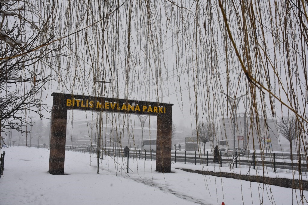 Bitlis’te 34 köy yolu ulaşıma kapandı