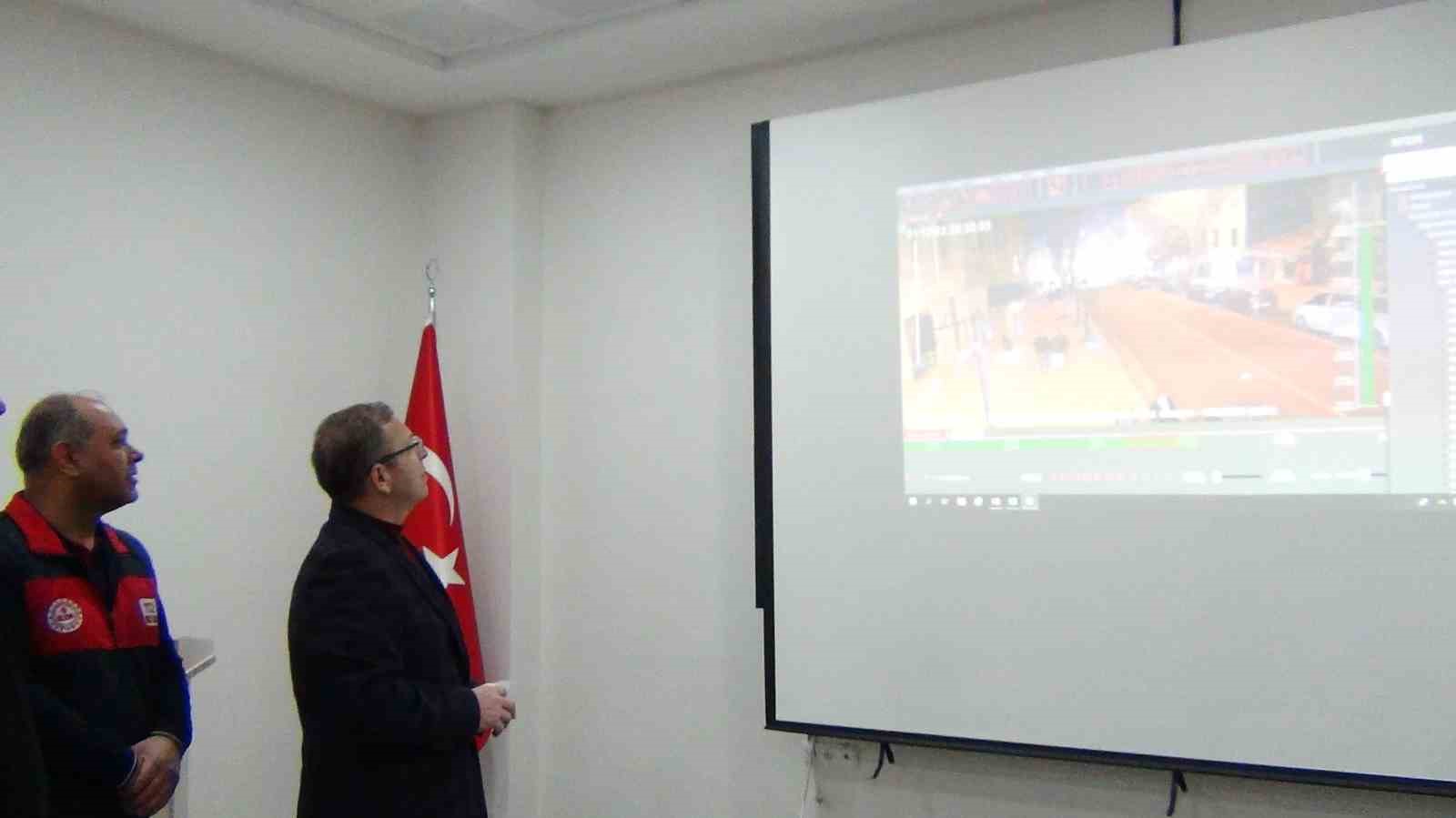 Kars Valisi Ziya Polat: “112 can hattı, acil durumda aranacak hattır”