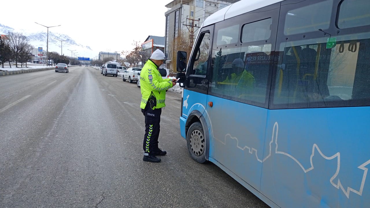 Van’da 13 Araç Trafikten Men Edildi