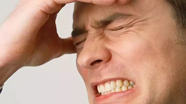 Başarılı olma kaygısı diş sıkmayı tetikliyor