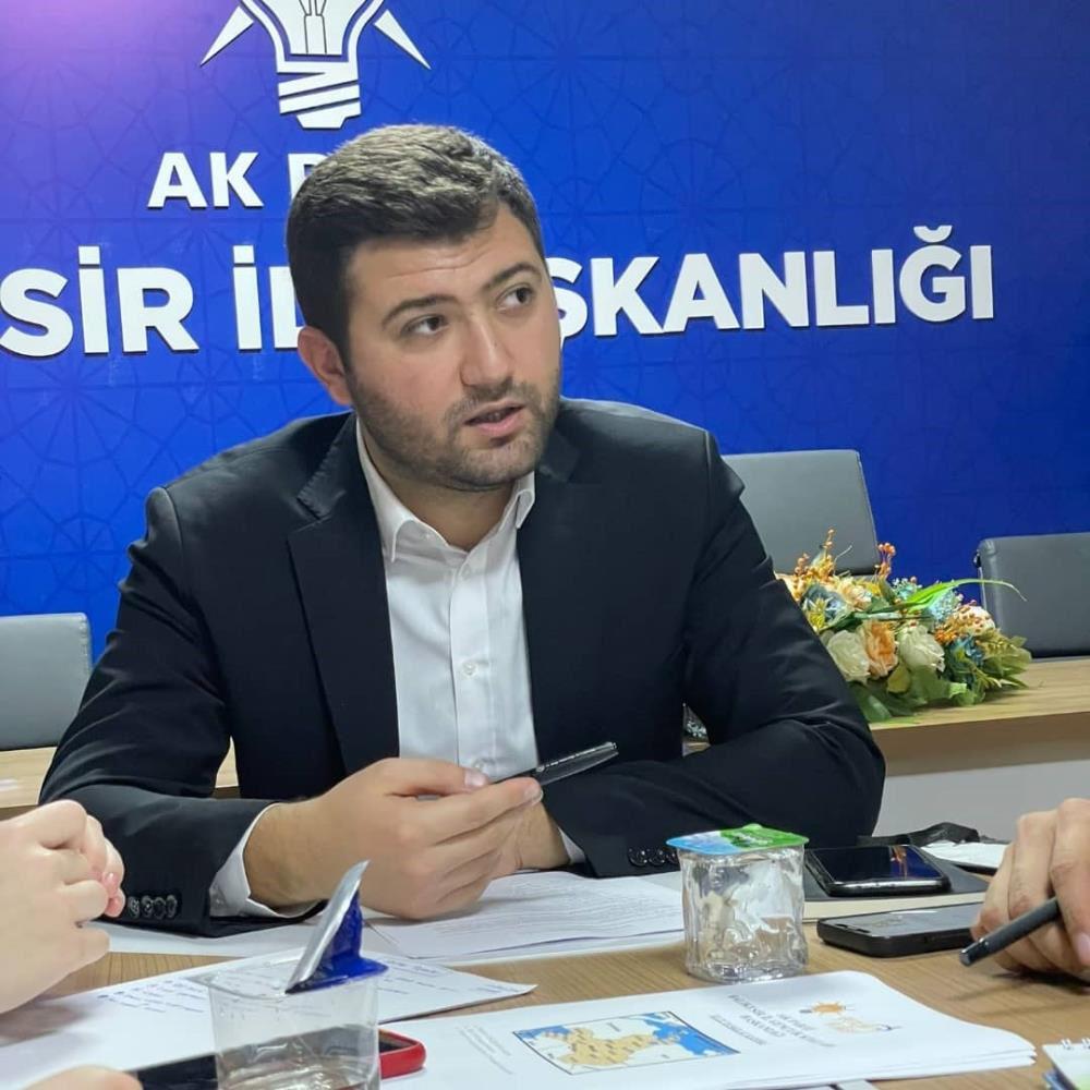 AK Parti Balıkesir Gençlik Kolları Başkanı Hüseyin Murat Uysal hayatını kaybetti