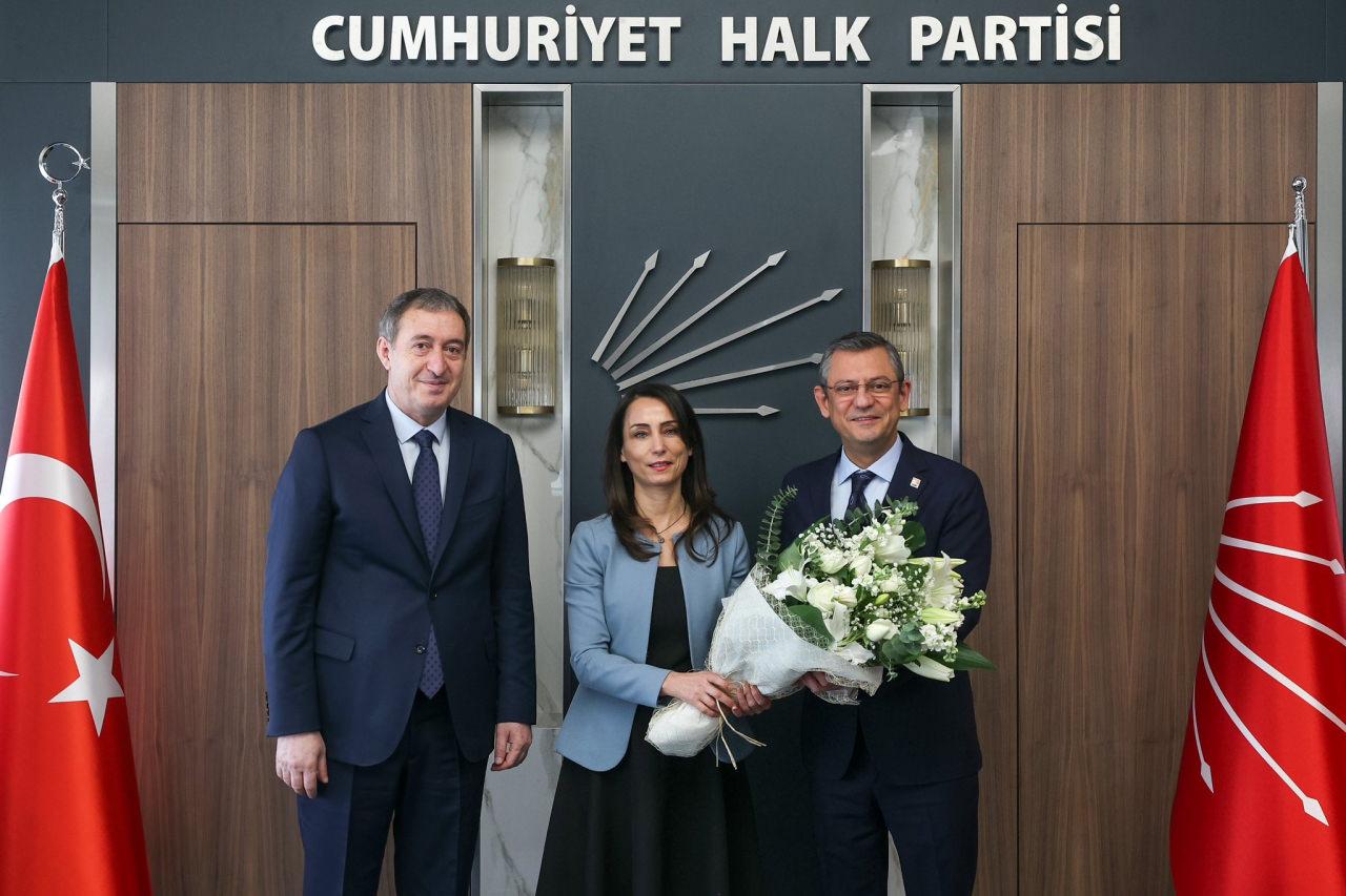 CHP'ye İstanbul'da iş birliği ziyareti! DEM'e kırmızı halıyla karşılama!