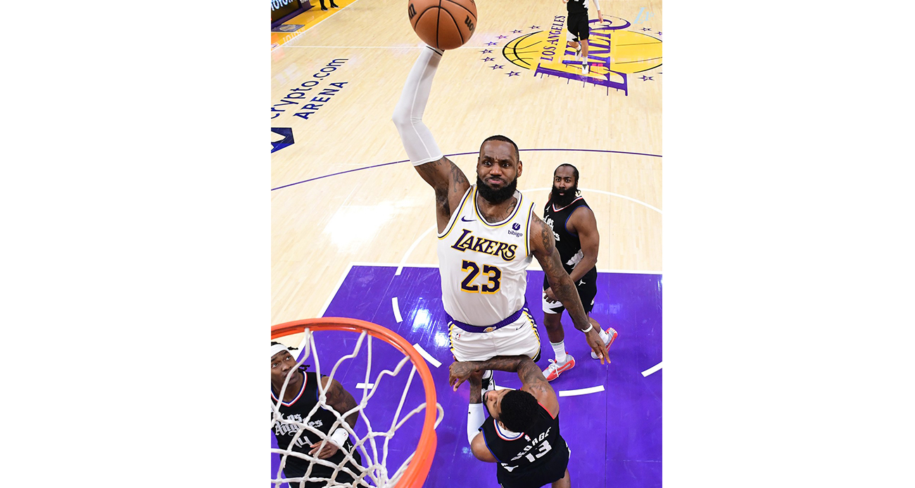 NBA’de Los Angeles derbisinde kazanan Lakers