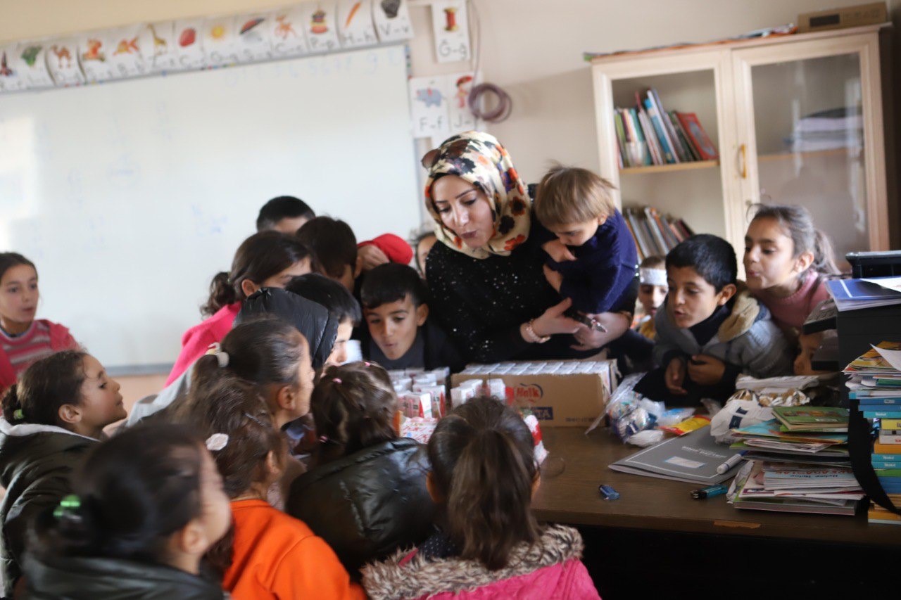 Yardım elleri, köy çocukları okusun diye birleşiyor