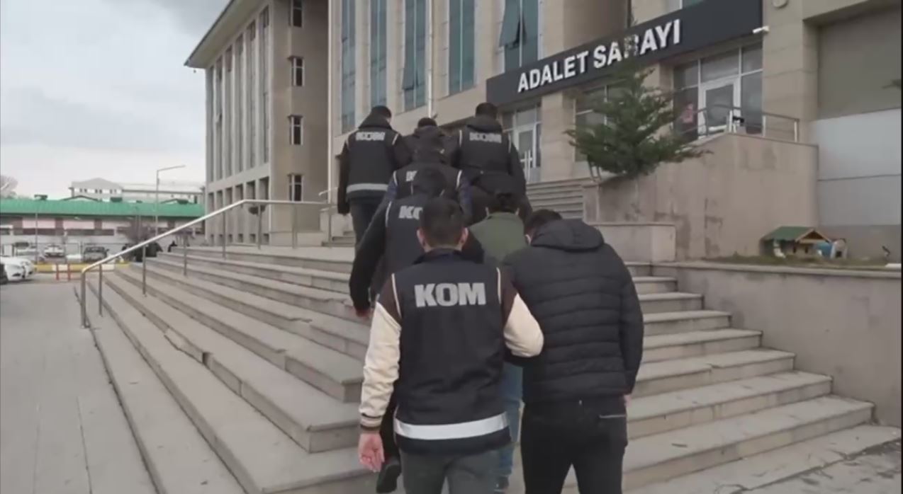 Van’da 15 kişi tutuklandı