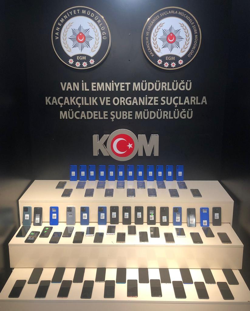 Van’da gümrük kaçakçılığı malzemeler ele geçirildi