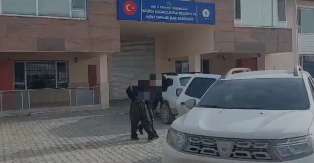 Van’da insan kaçakçısı 4 kişi tutuklandı  