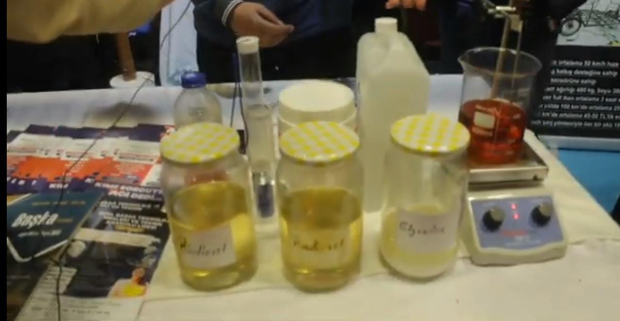 Van’da okul öğrencileri makine yağı ve sabun üretimi yapıyor