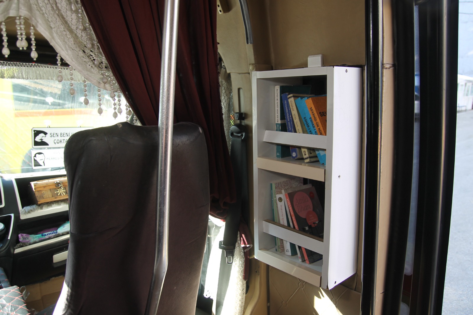 Van’da sıra dışı bir yolcu minibüsü!