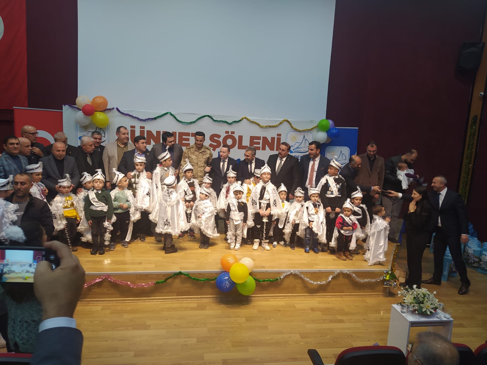 Van’da 54 çocuk için toplu sünnet töreni yapıldı