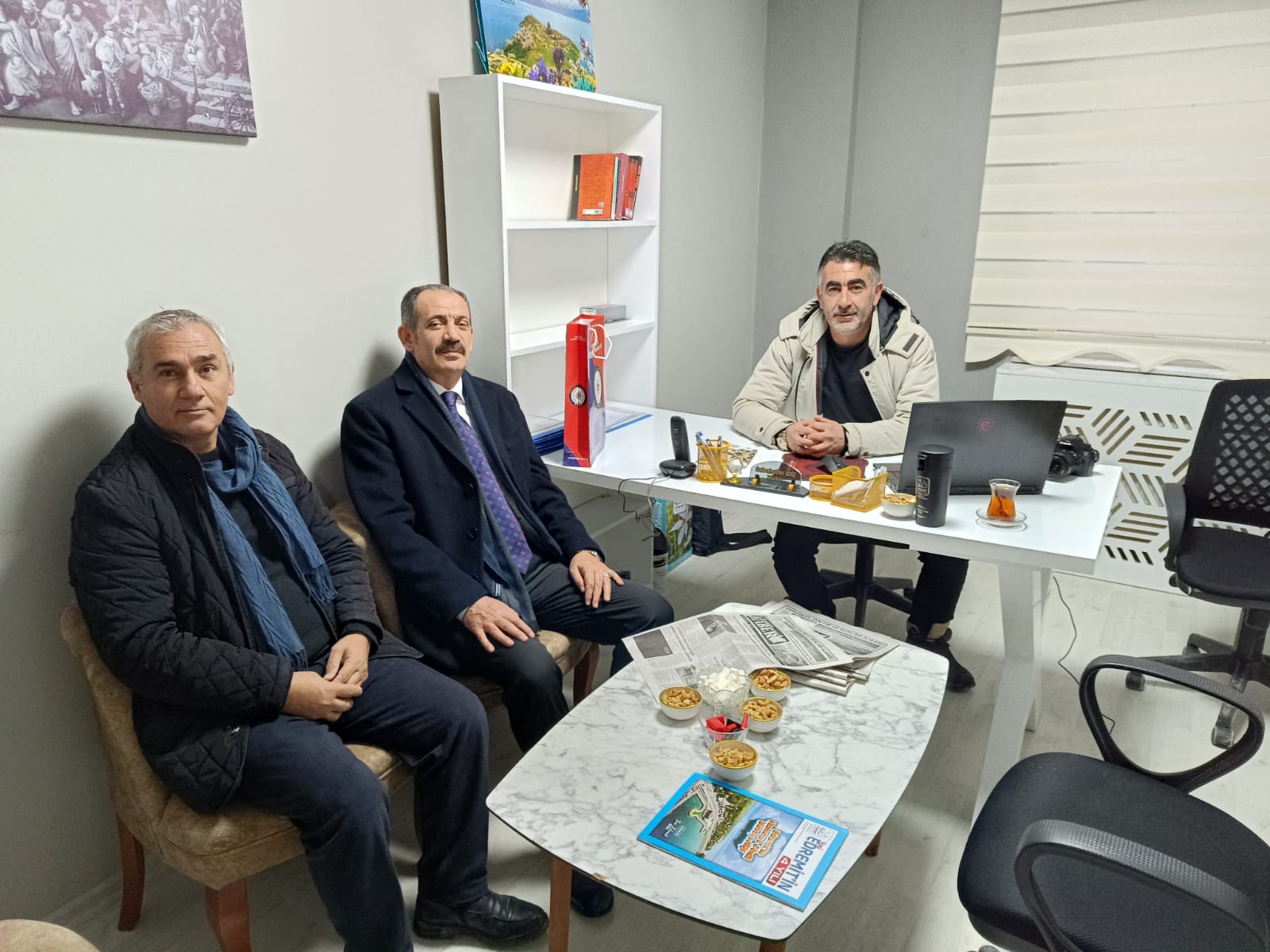 Gürpınar Belediye Başkanı Tanış’tan Haber Gürpınar’a ziyaret