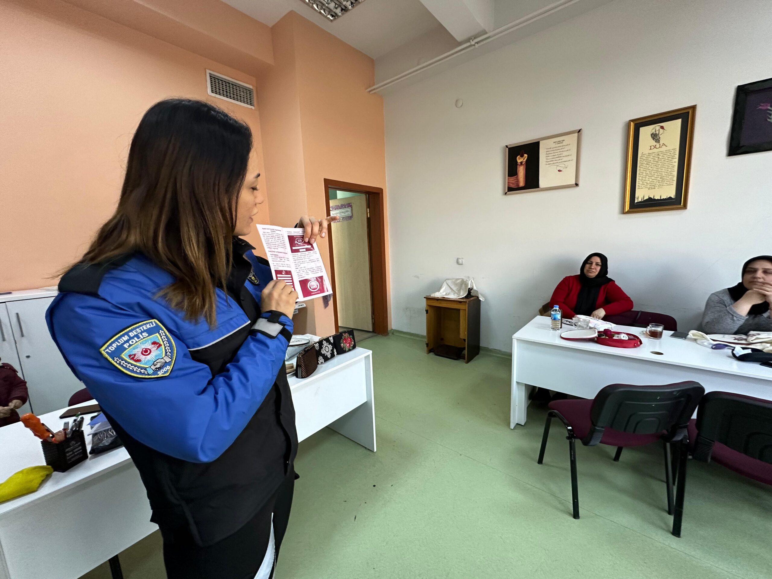 Emniyetten vatandaşa KADES bilgilendirmesi