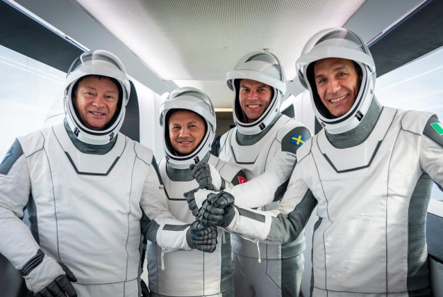 İlk Türk Astronot Alper Gezeravcı, uzaya fırlatıldı
