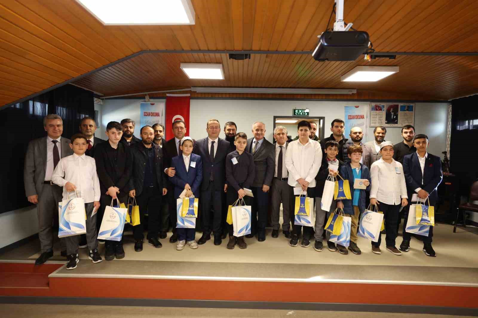 En güzel ezanı okumak için yarıştılar
