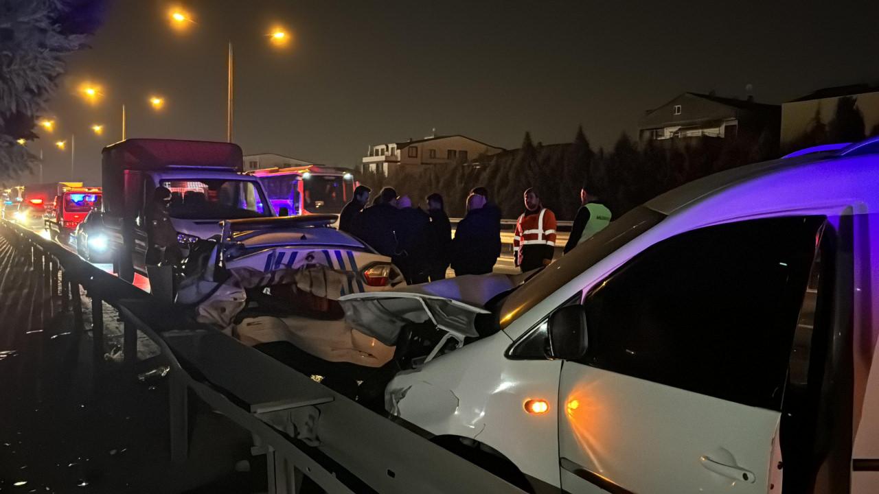 Düzensiz göçmenleri taşıyan araç polisten kaçarken kaza yaptı: 18 yaralı