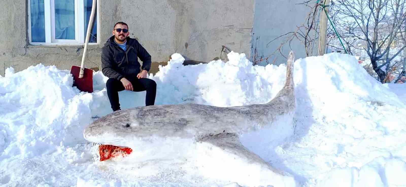 Kardan ‘köpek balığı’ yaptı