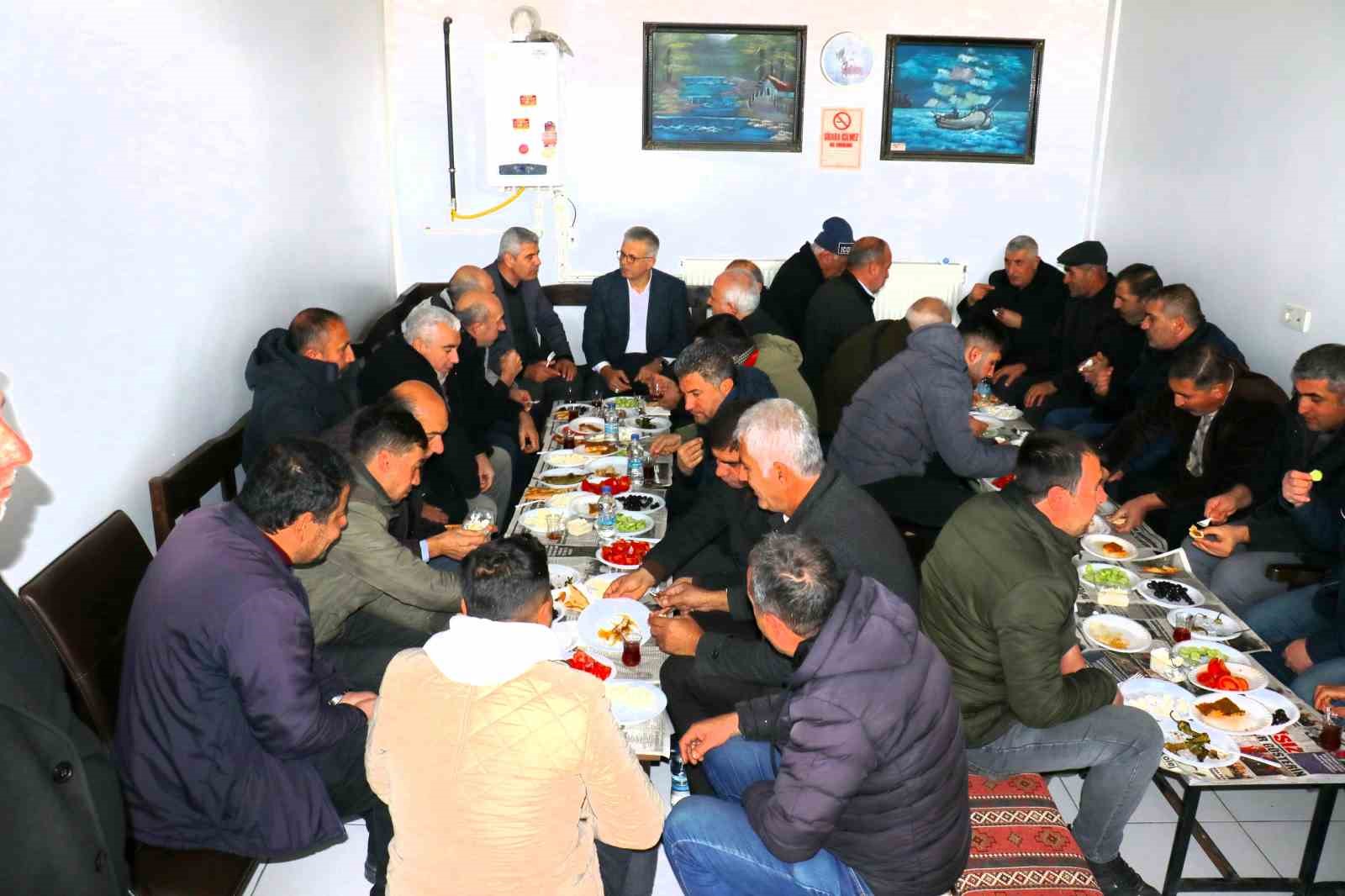 Büyükşehir Bağımsız Adayı Prof. Dr. İbrahim Gezer, esnaf ile buluştu