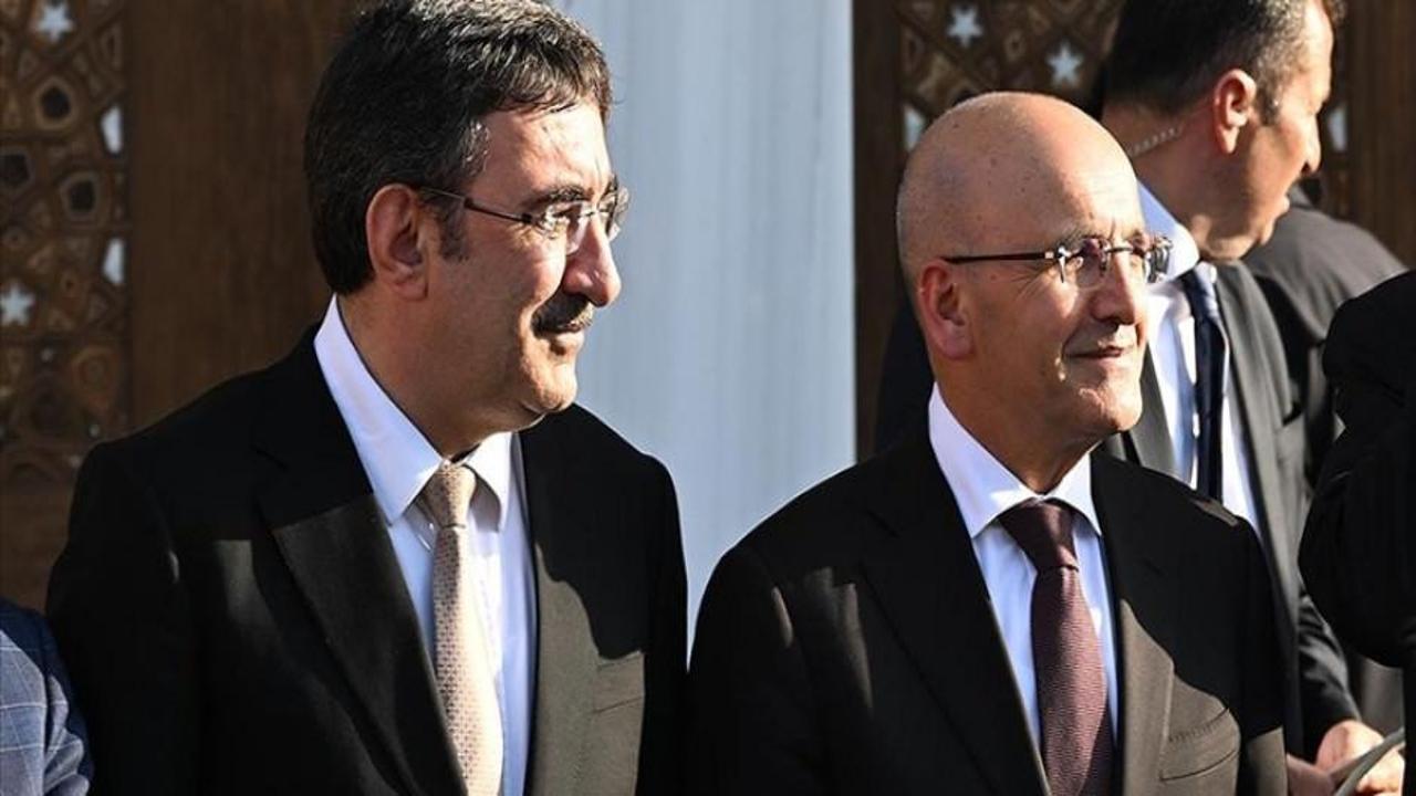 Ekonomi yönetiminden peş peşe enflasyon açıklaması