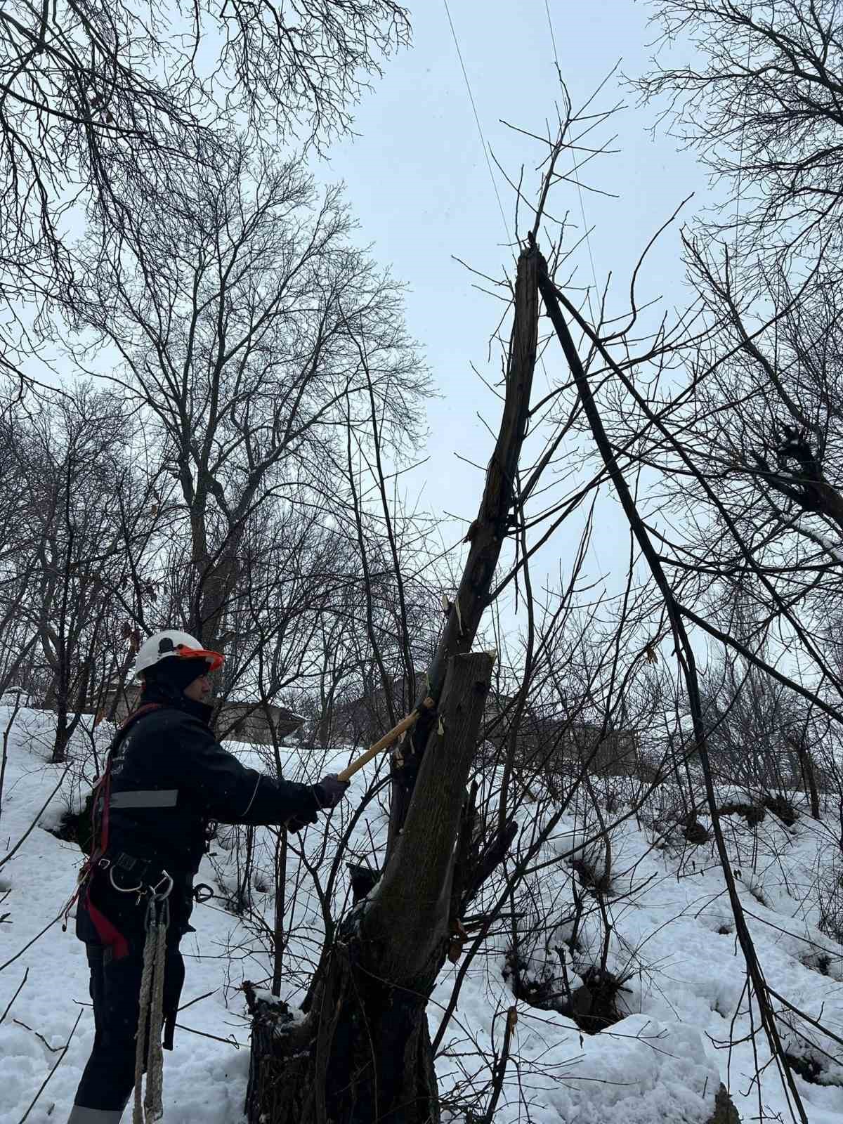 VEDAŞ ekipleri kesintisiz enerji mesaisinde