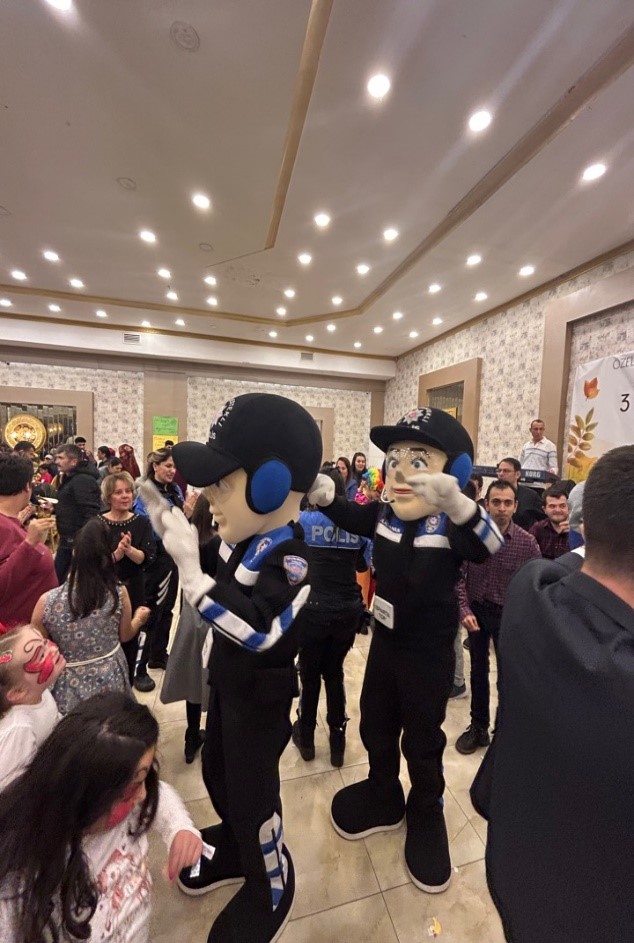 Toplum destekli polis ekipleri vatandaşı bilgilendirdi