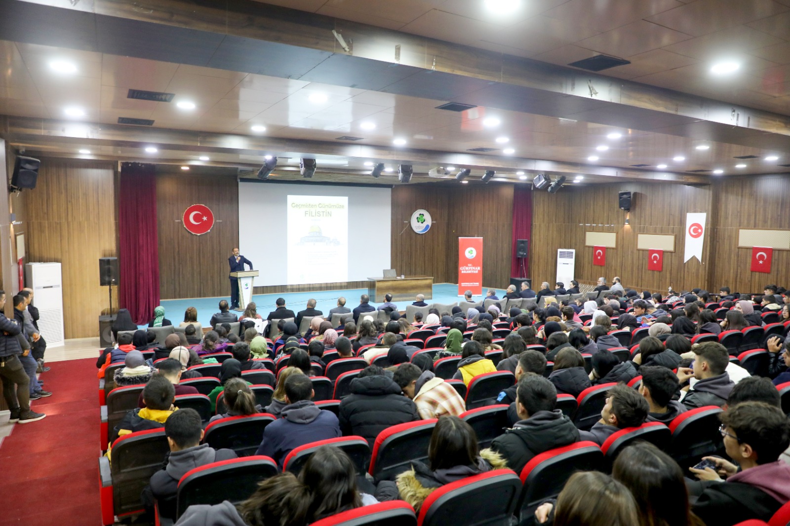 Gürpınar Belediyesi’nden Filistin Konulu Konferans