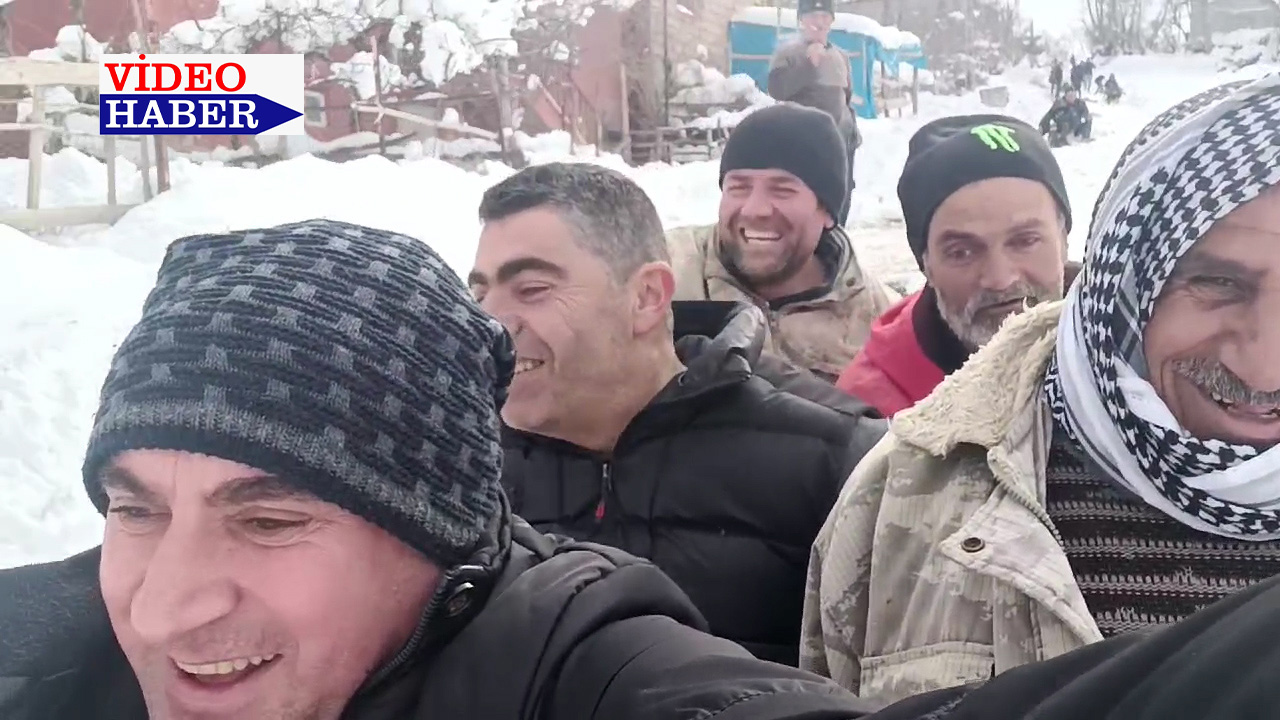 Büyük küçük demeden karın tadını çıkardılar