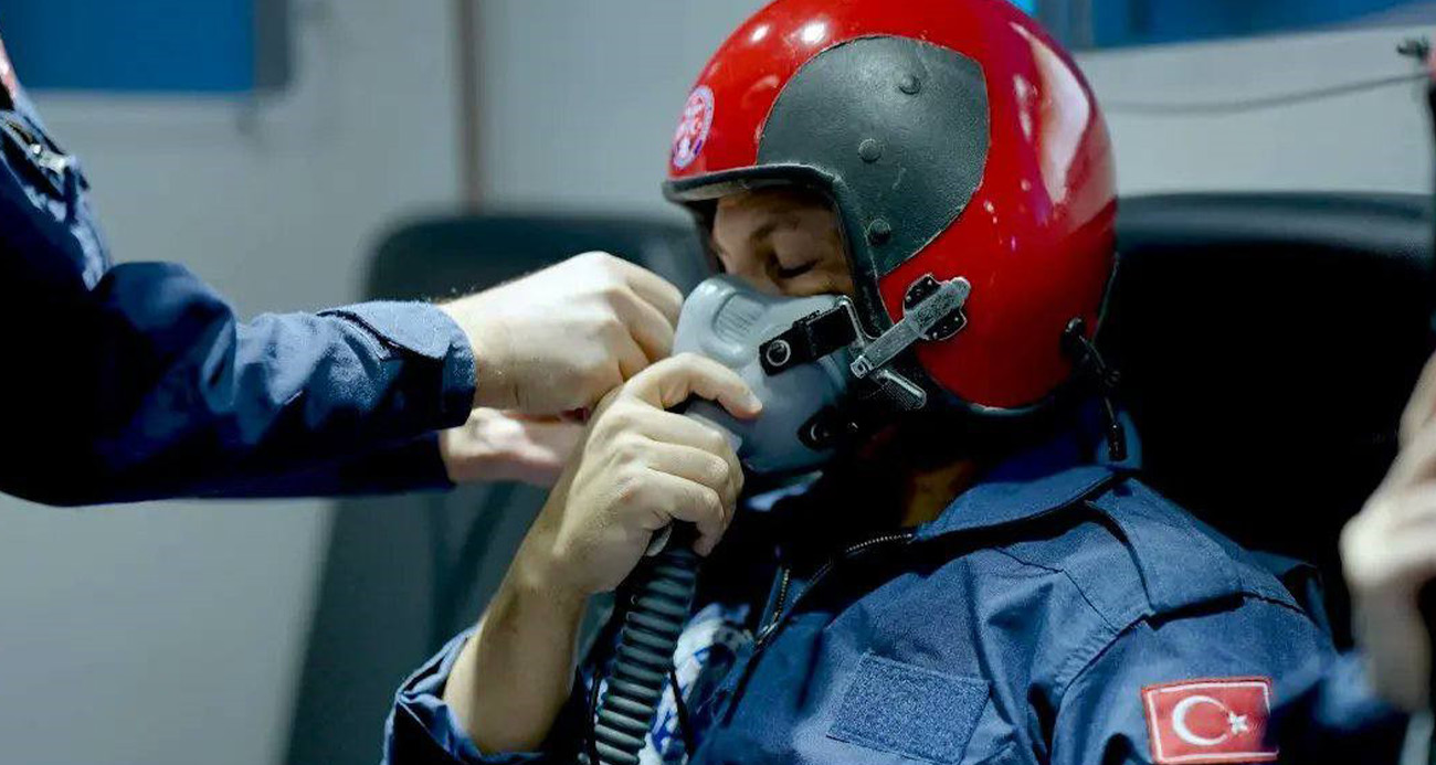 Türkiye’nin ilk astronotu Alper Gezeravcı’nın uzay yolculuğu yarına ertelendi