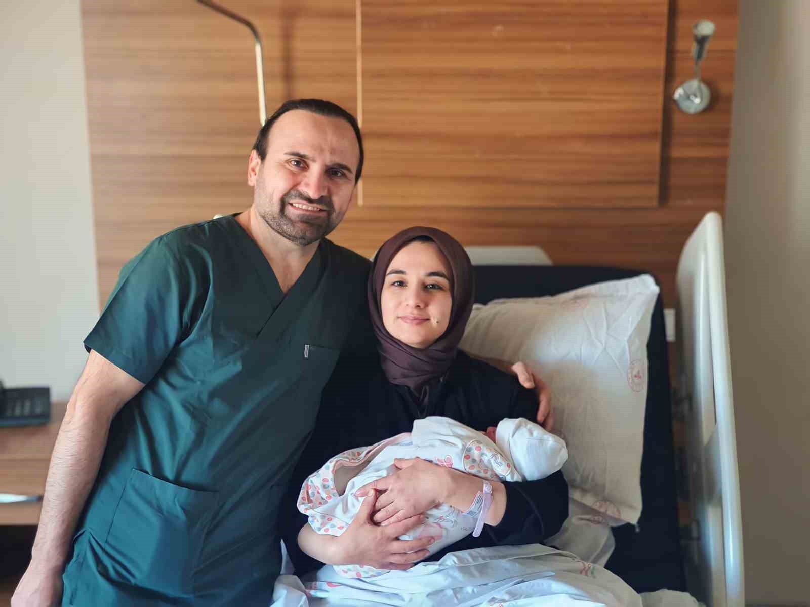 Van’da yılın ilk bebeği ’Arya Mina’ oldu