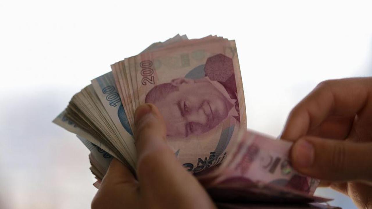 Yaklaşık 700 bin kamu işçisi ek zam istiyor