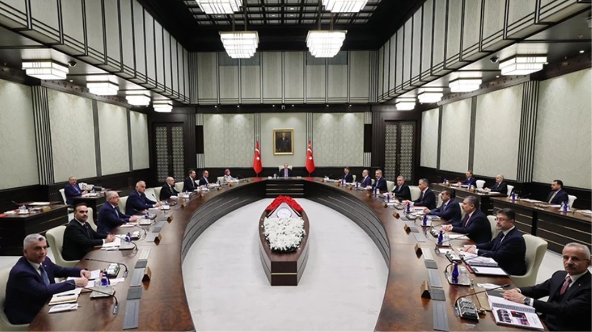 Yılın ilk kabinesi bugün toplanıyor! Masada emekliye ek zam başlığı var