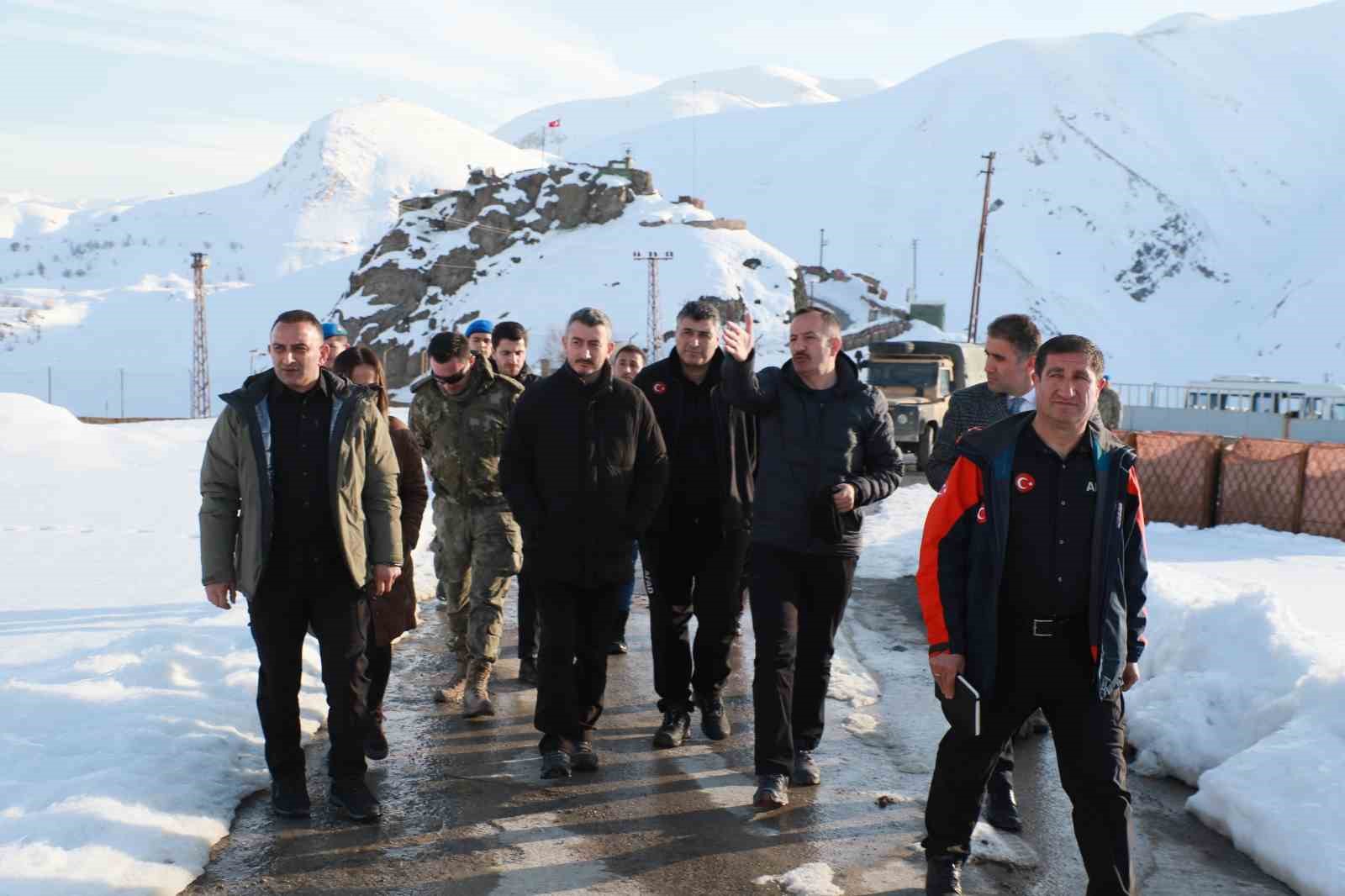 Hakkari’de muhtemel deprem hazırlıkları sürüyor