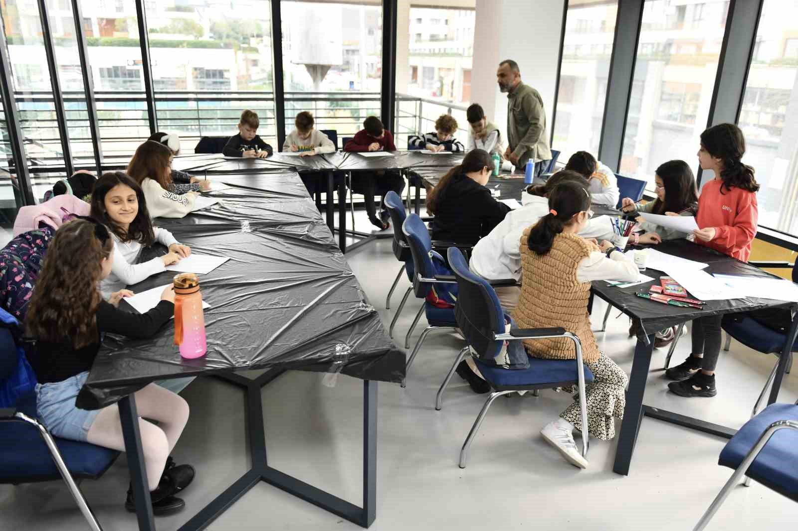 Çocuk Üniversitesi’nde minikler hem eğlendi hem öğrendi