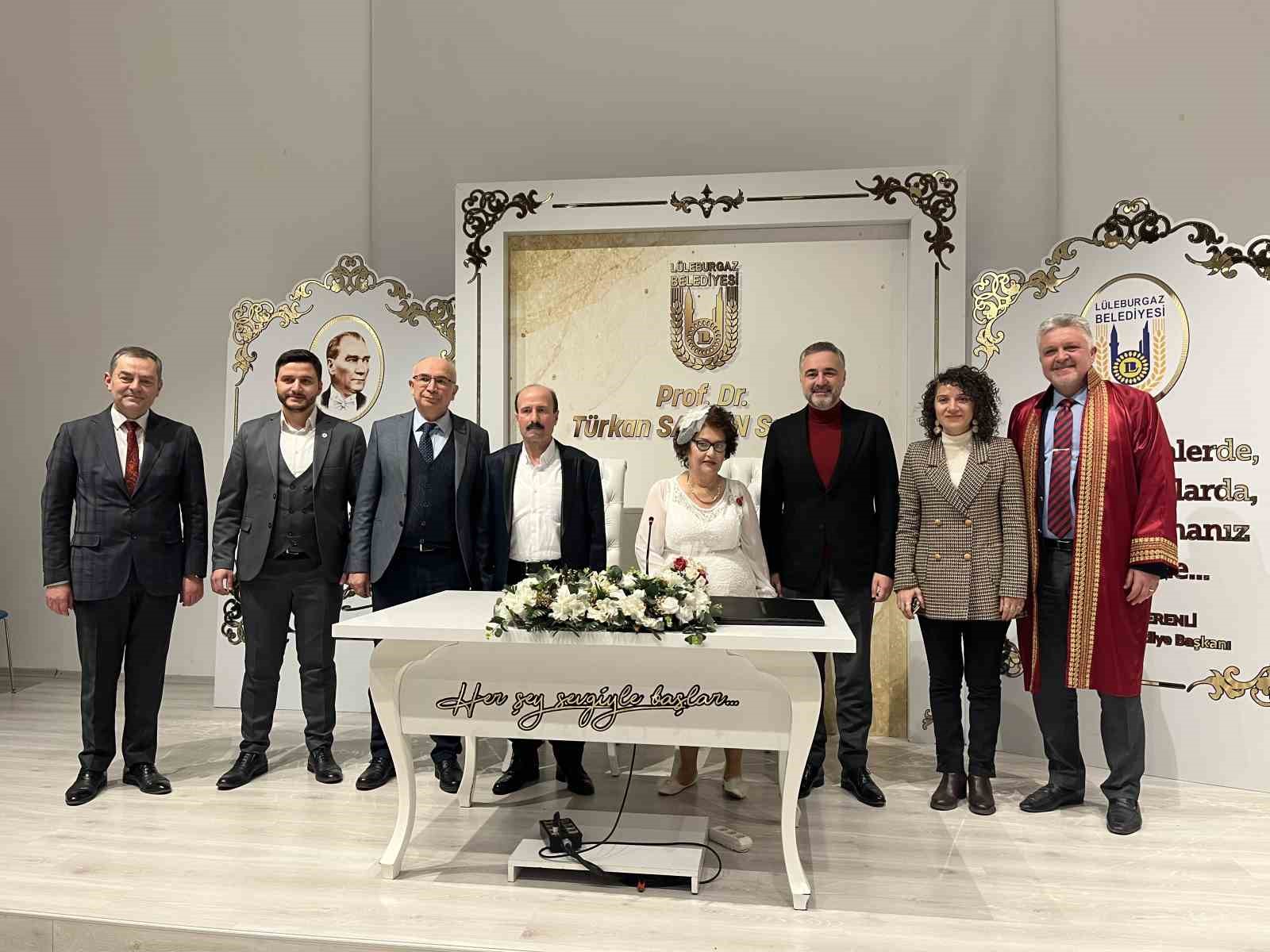 Aşkı huzur evinde buldular: Yaşları engel olmadı