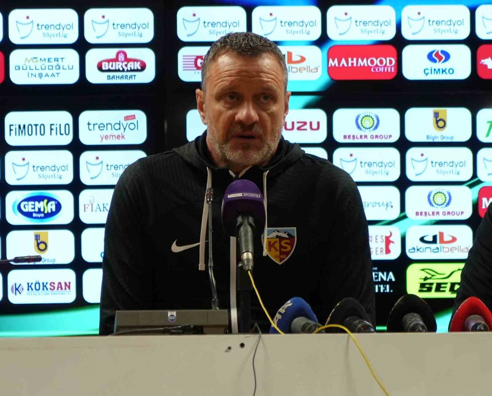 Hari Vukas: “Aldığımız 1 puandan memnun değiliz, galibiyete yakın olan bizdik”