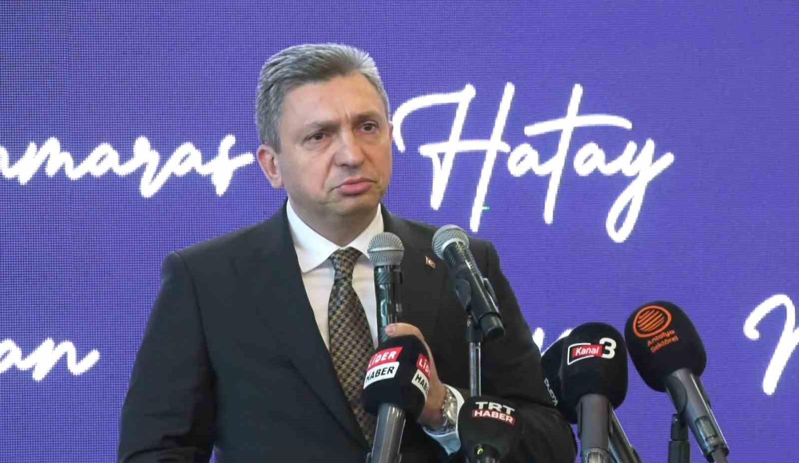 Depremi yaşayan vali, o anlara gidince konuşmakta zorlandı