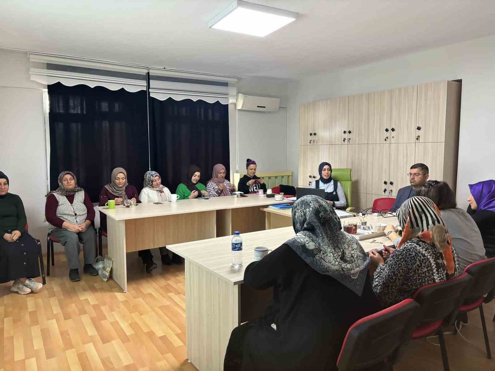 Aile Destek Merkezi’nde madde bağımlılığı eğitimi verildi