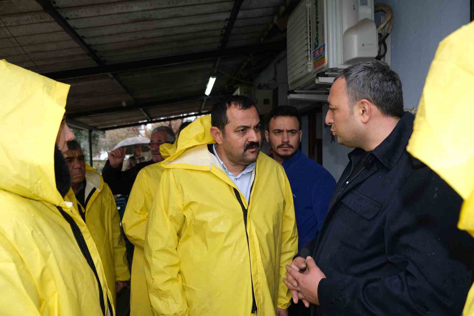 Rıza Sümer: “Devletimiz tüm kurum ve imkanlarıyla çalışmalarını aralıksız sürdürüyor”