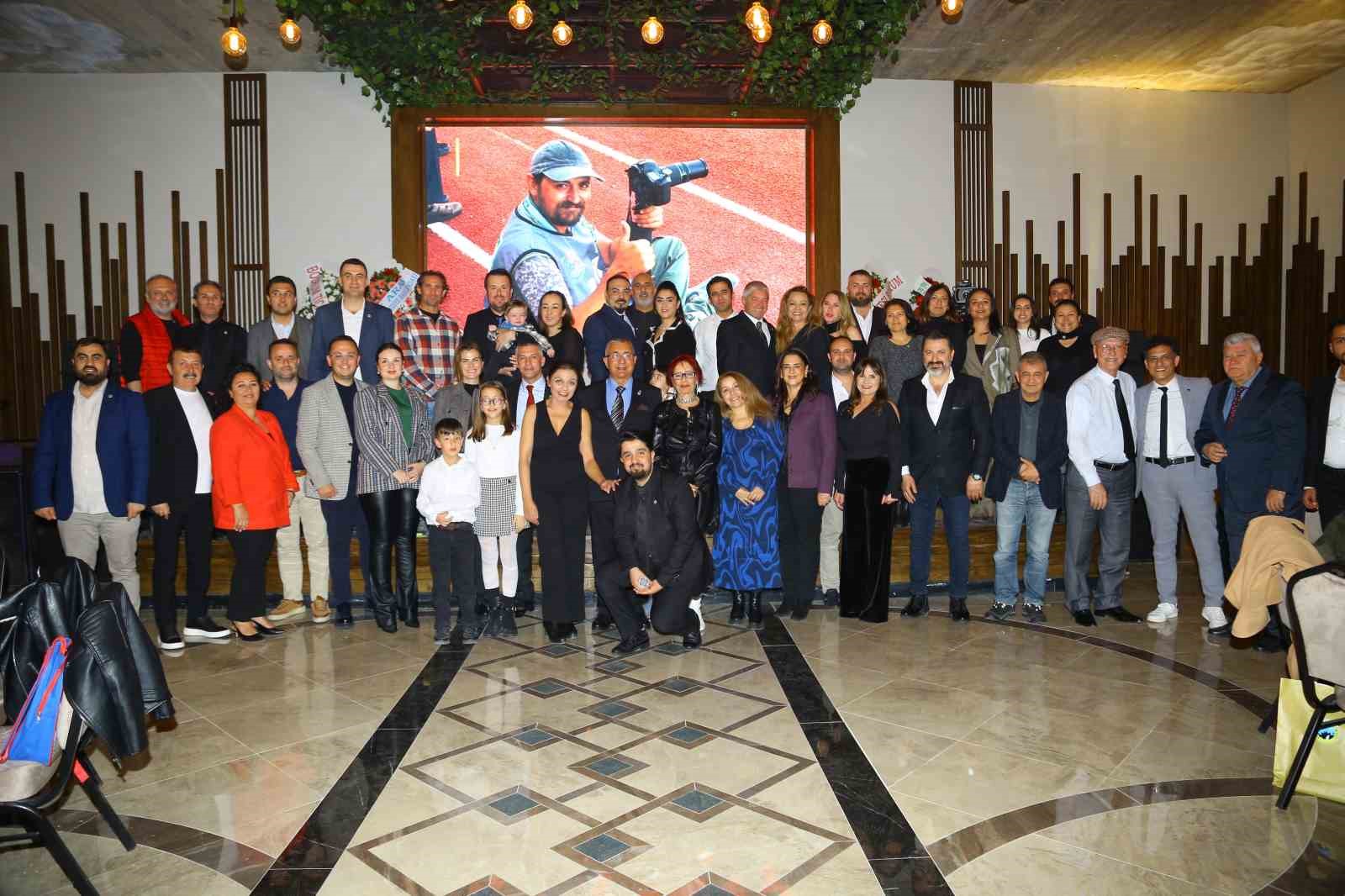 Bodrum Gazeteciler Cemiyeti’nin gecesinde Zeki Müren unutulmadı