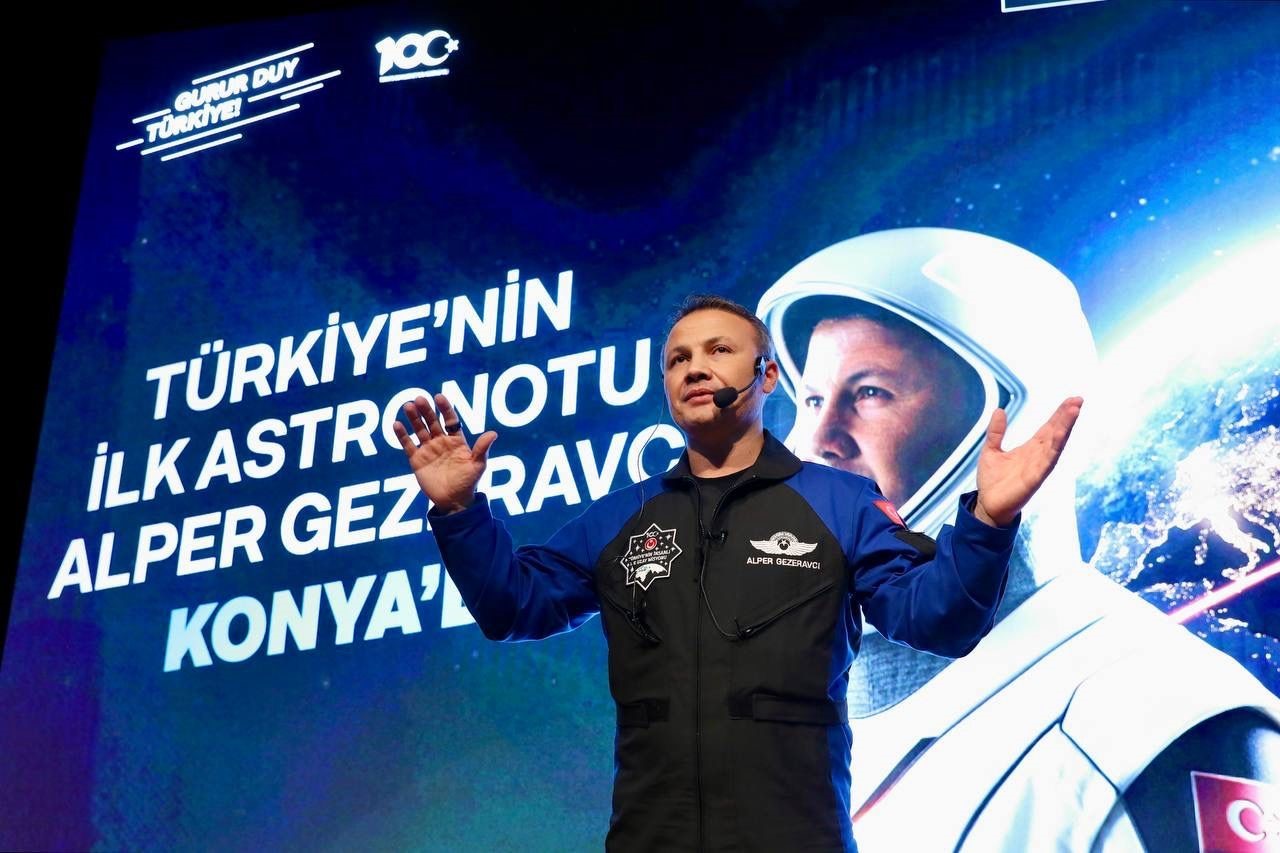 Türkiye’nin ilk astronotu Alper Gezeravcı Selçuk Üniversitesinde