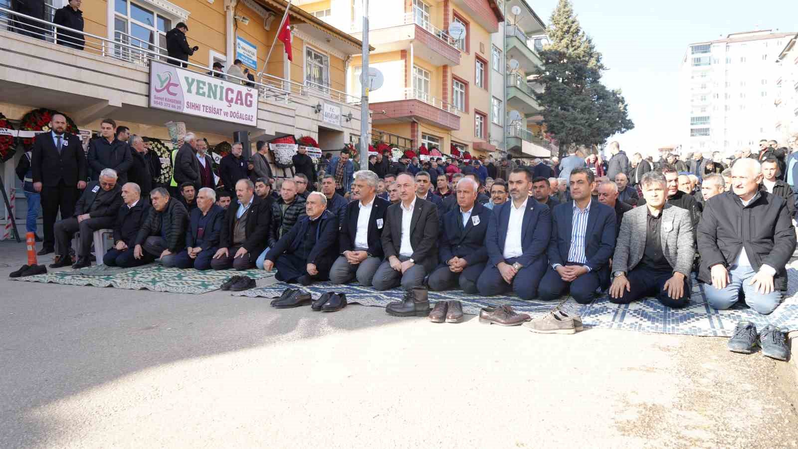 TÜRK-İŞ Genel Başkan Yardımcısı Kavlak son yolculuğuna uğurladı