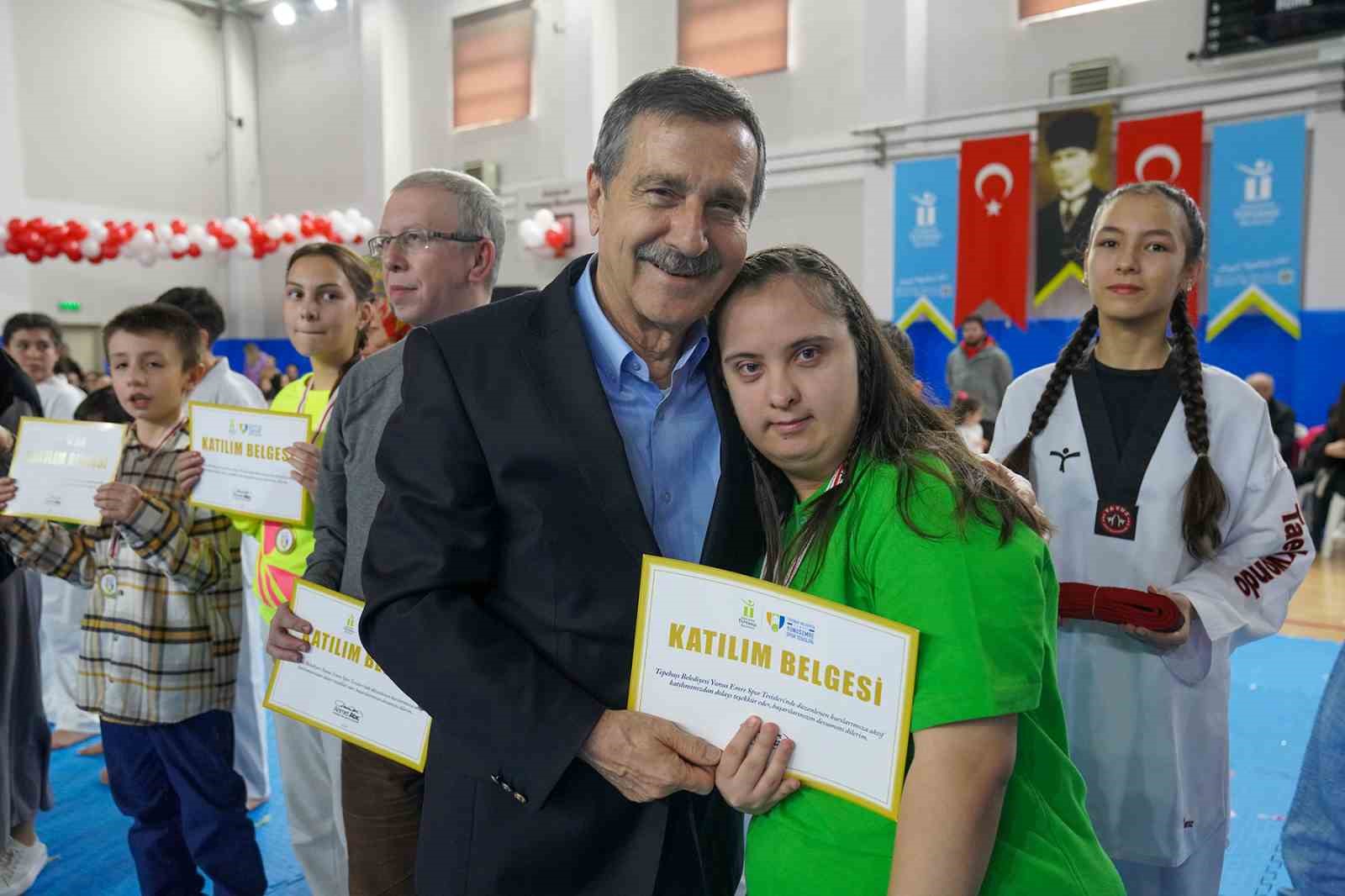 Güz dönemi kurslarının kapanış töreni şölen havasında gerçekleşti