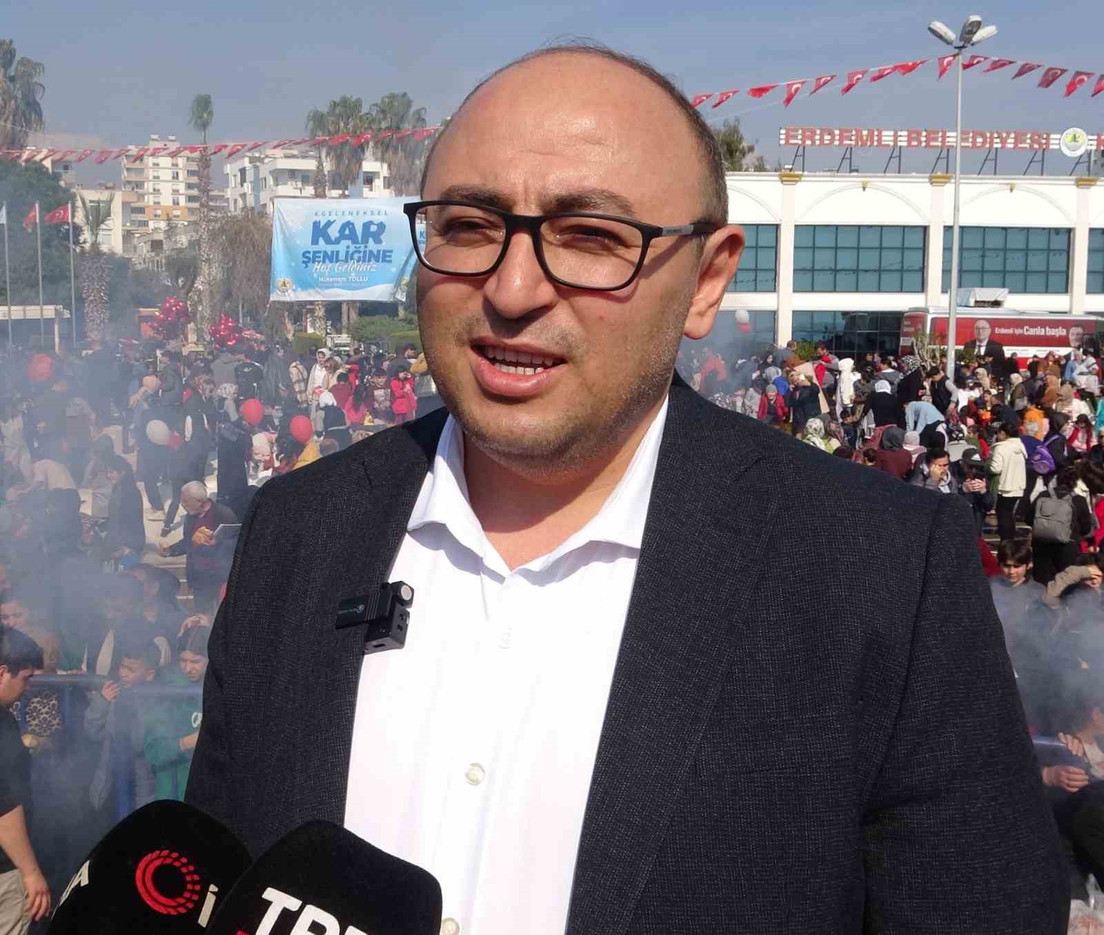Sahil kenarında kar keyfi