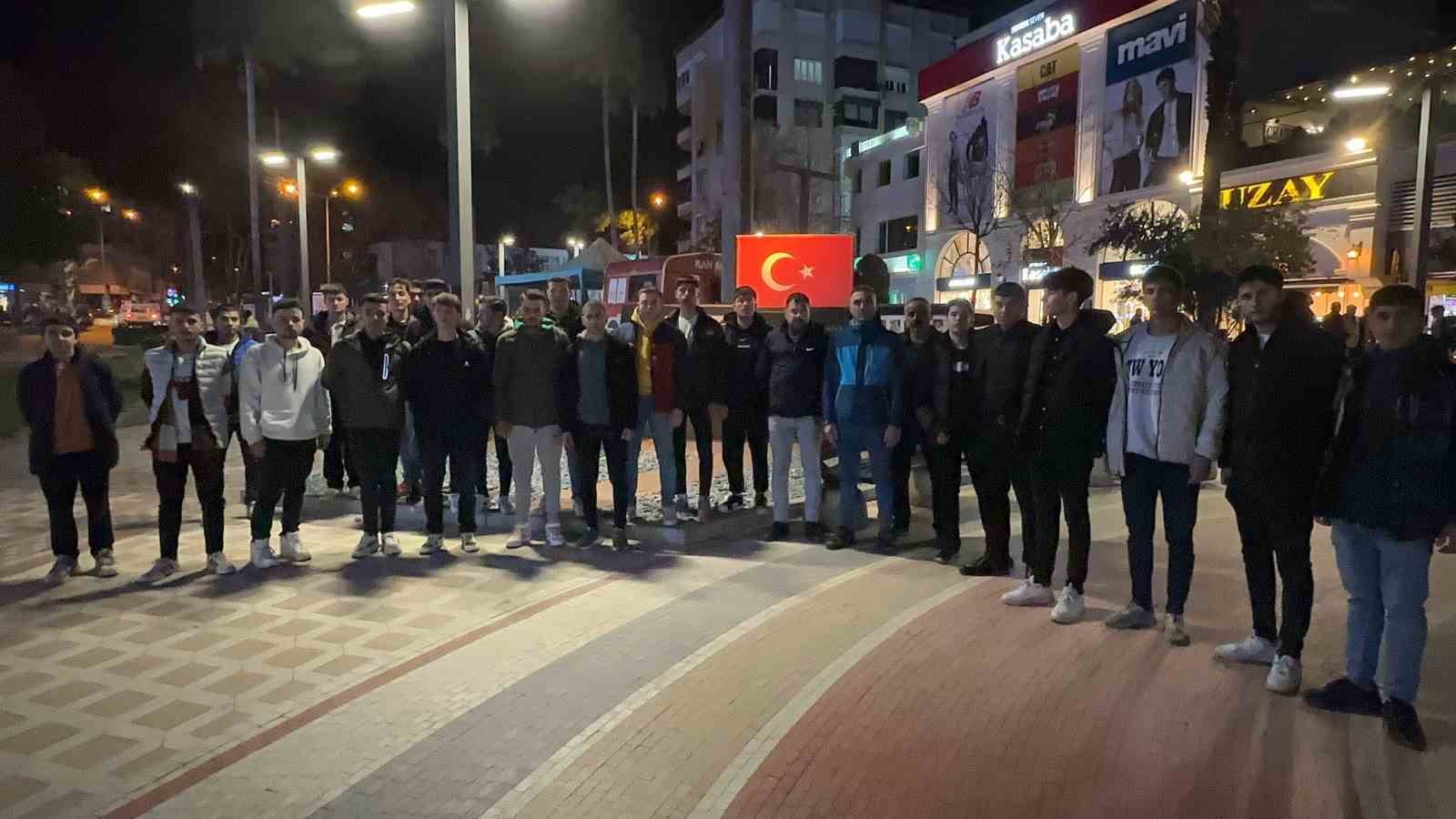 Nazilli Ülkü Ocakları, askerini uğurladı
