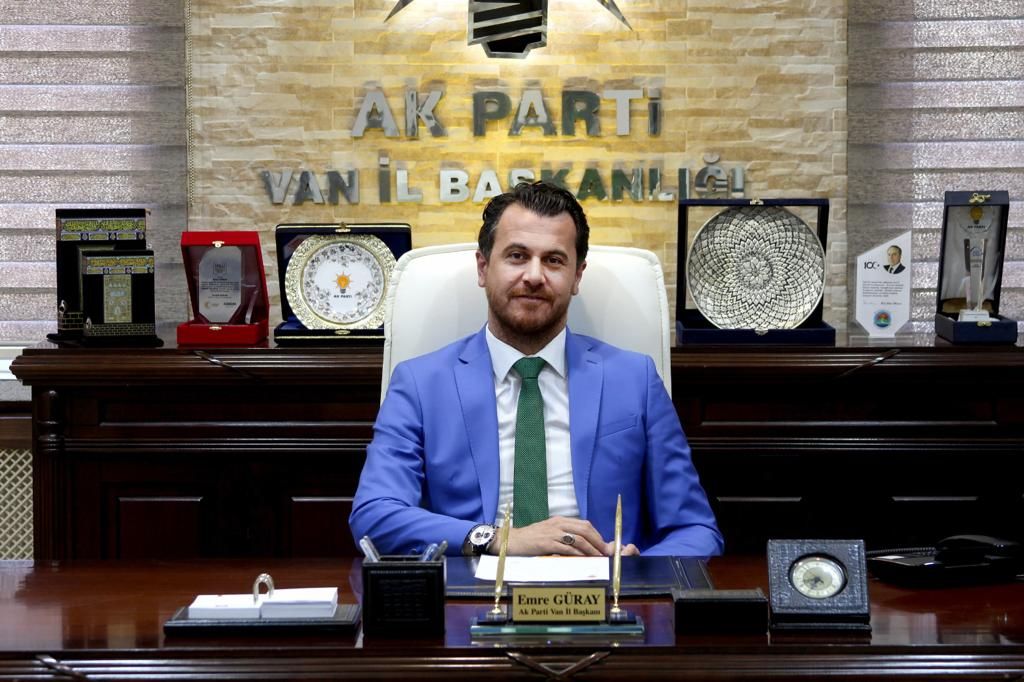 AK Parti Van İl Başkanı Güray’dan “Omurgalı insanlar” paylaşımı